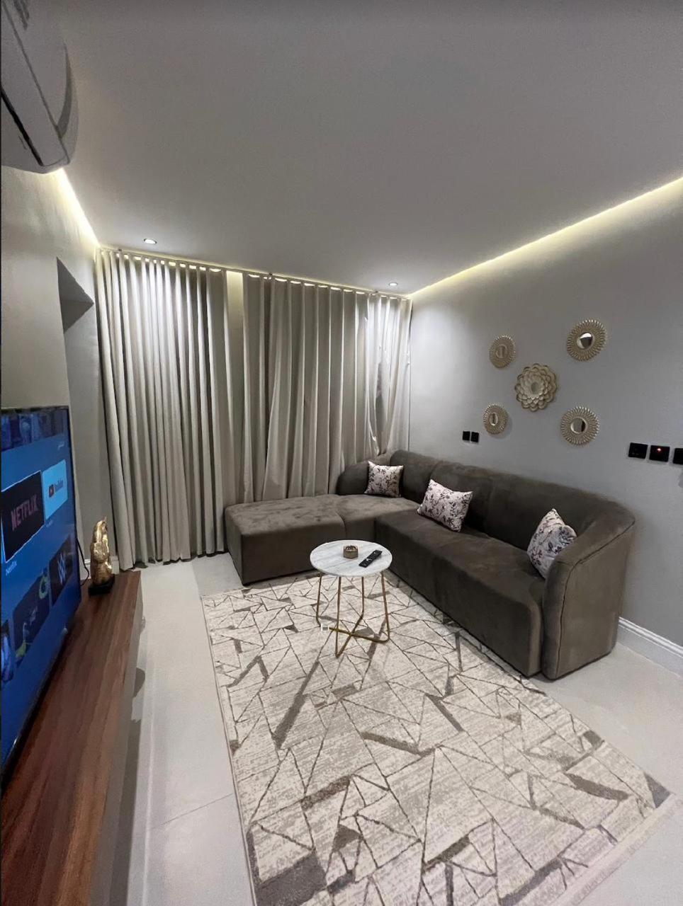 Apartment سمارت انترى بالملقا *